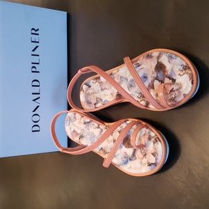 Donald Pliner Roland Sandal in Sherbert